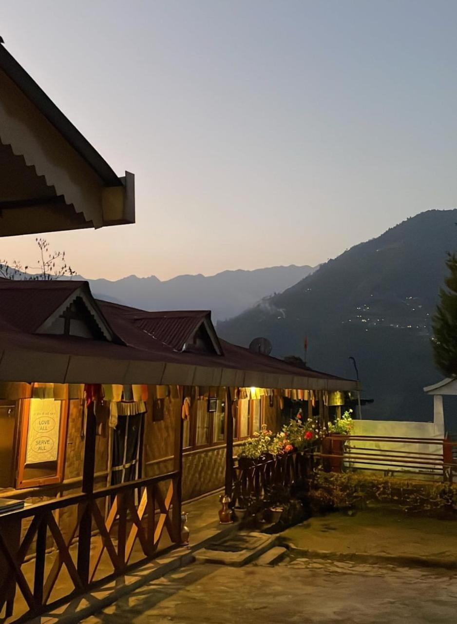 Daragaon Retreat Apartment Пелинг Екстериор снимка