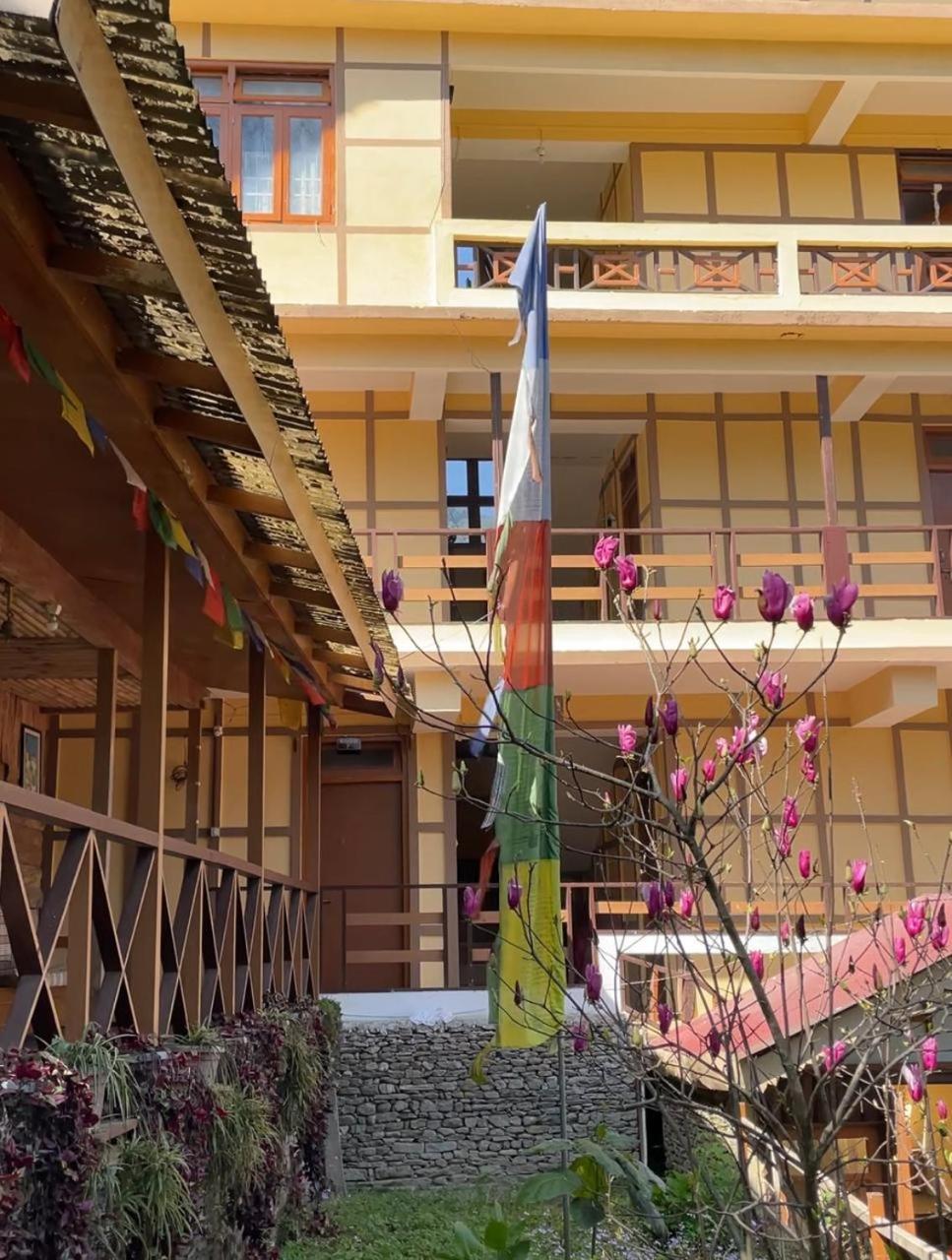 Daragaon Retreat Apartment Пелинг Екстериор снимка