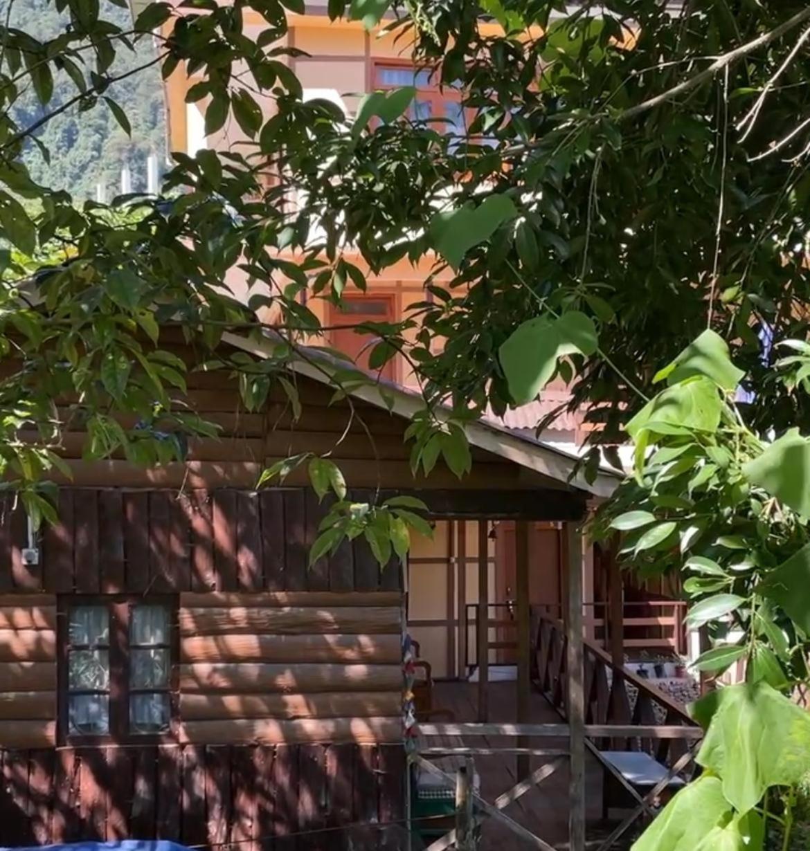 Daragaon Retreat Apartment Пелинг Екстериор снимка