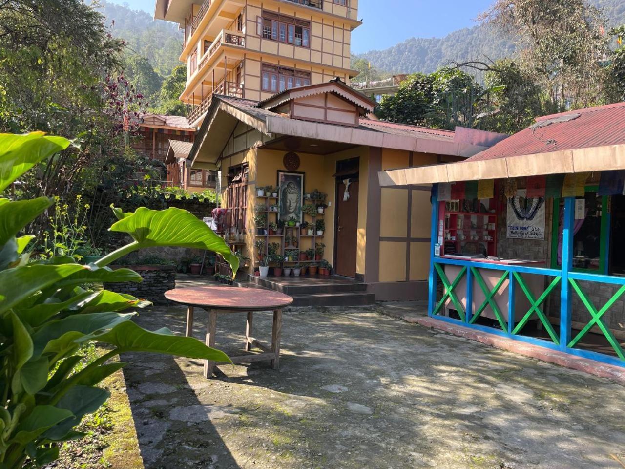 Daragaon Retreat Apartment Пелинг Екстериор снимка